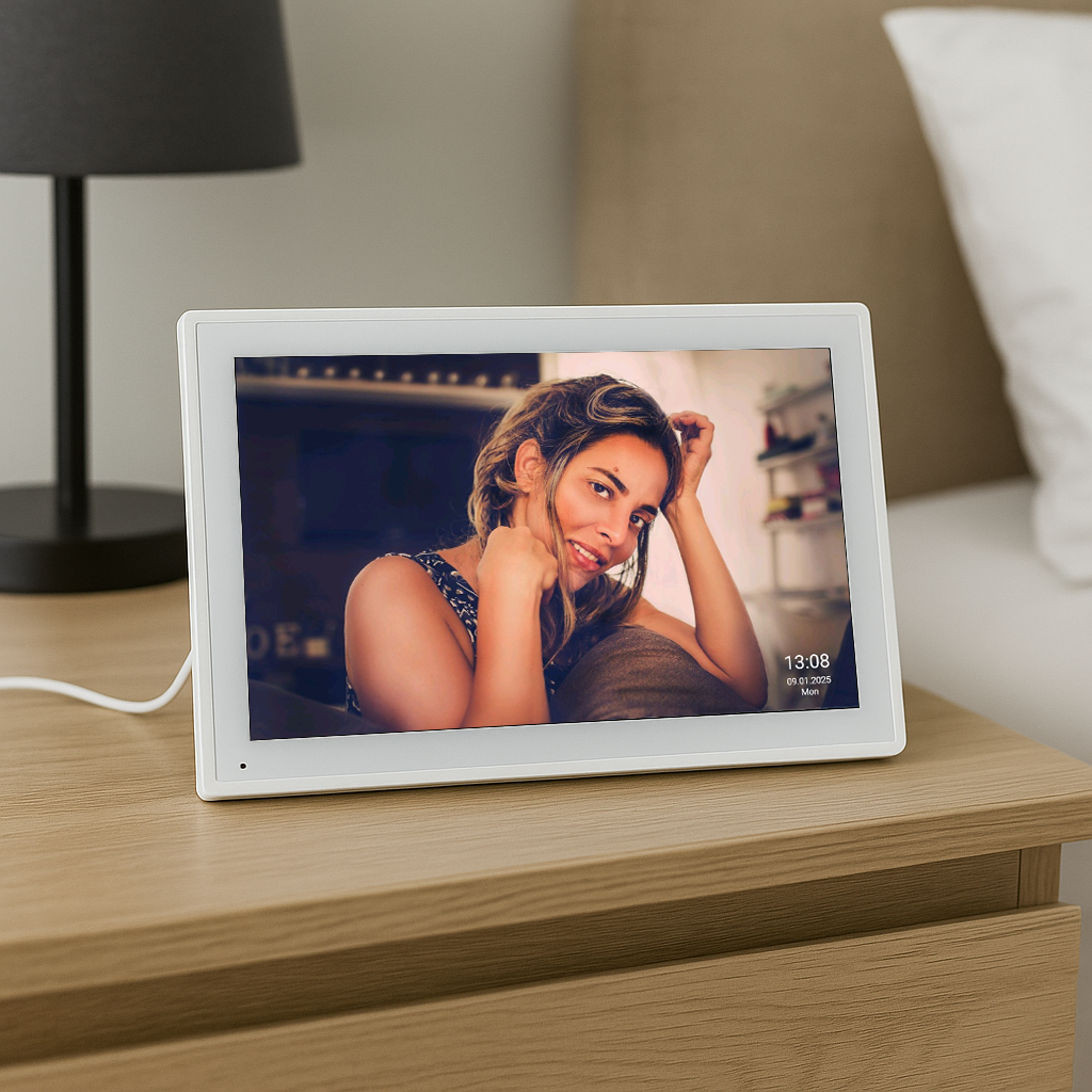 Digital Family Calendar Wi-Fi Sync