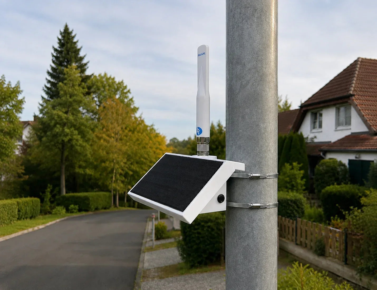 Solar Meshtastic Node: A Different Way to Build a Communication Network