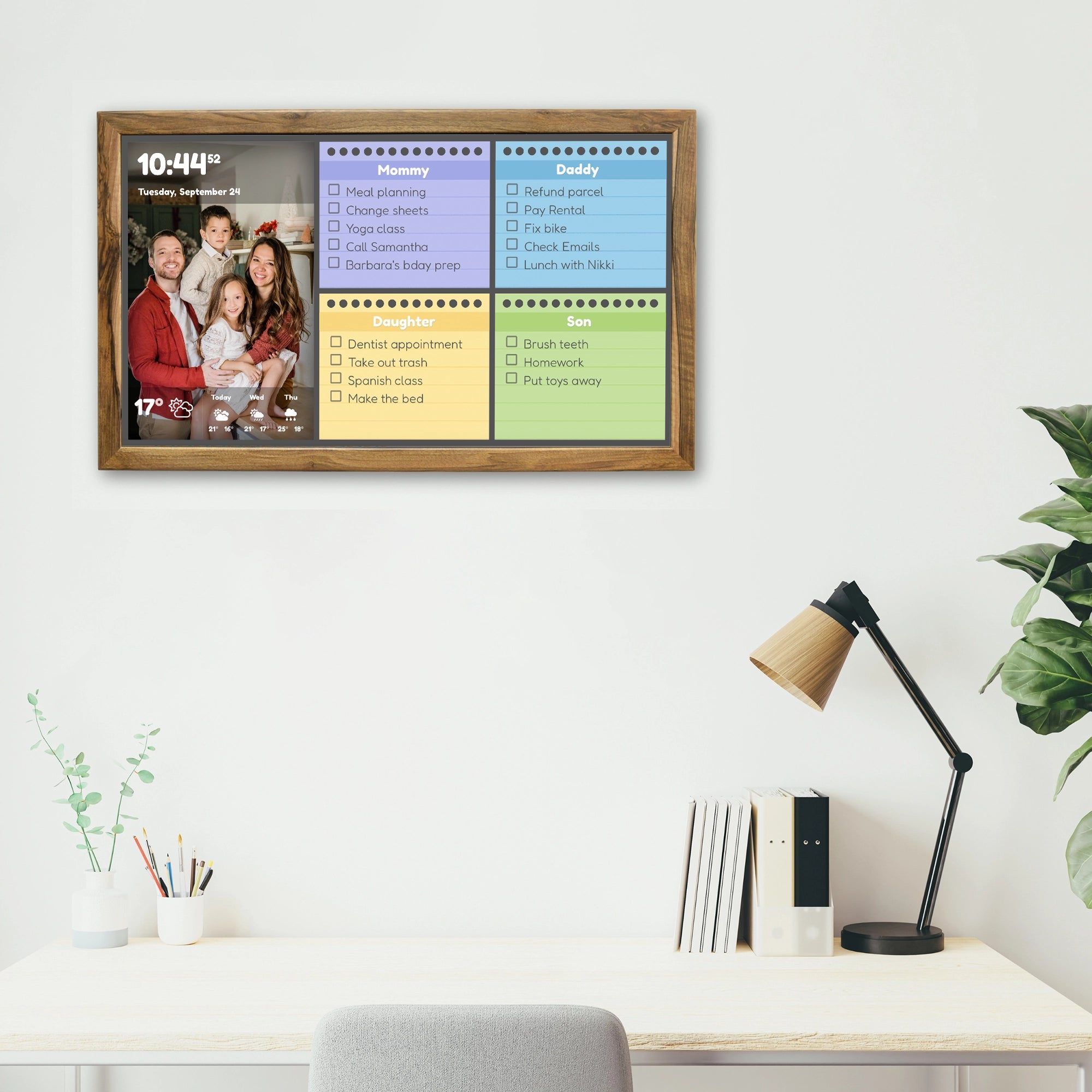 Slimme wandkalender 32 inch in houten frame 