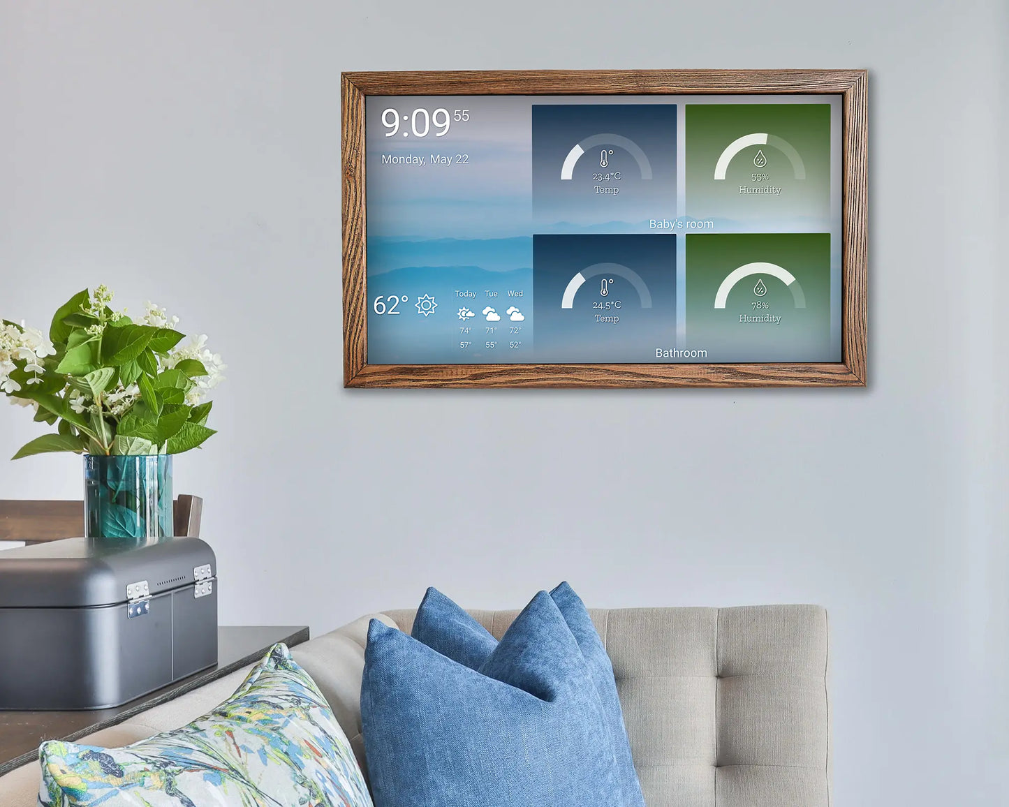 Smart Display 24 Inch with Temperature and Humidity Sensor